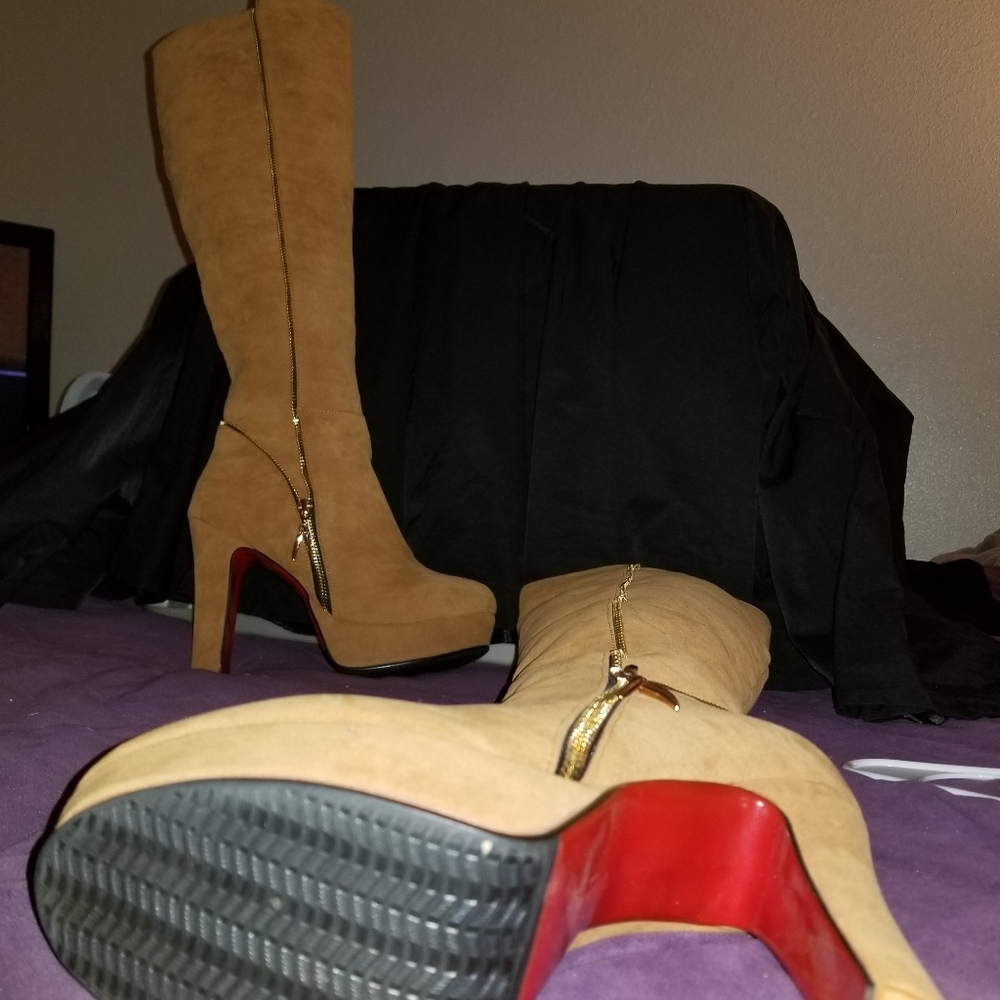 Vital size 9 Chunky Heel Boot